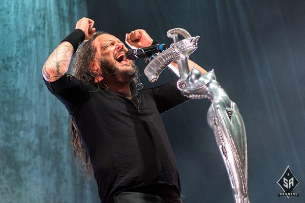 Korn on stage at Manchester Arena 12th December 2016