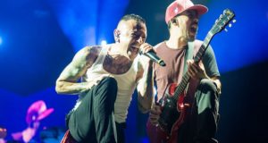 Chester Bennington and Mike Shinoda of Linkin Park on stage in Montreal 2014