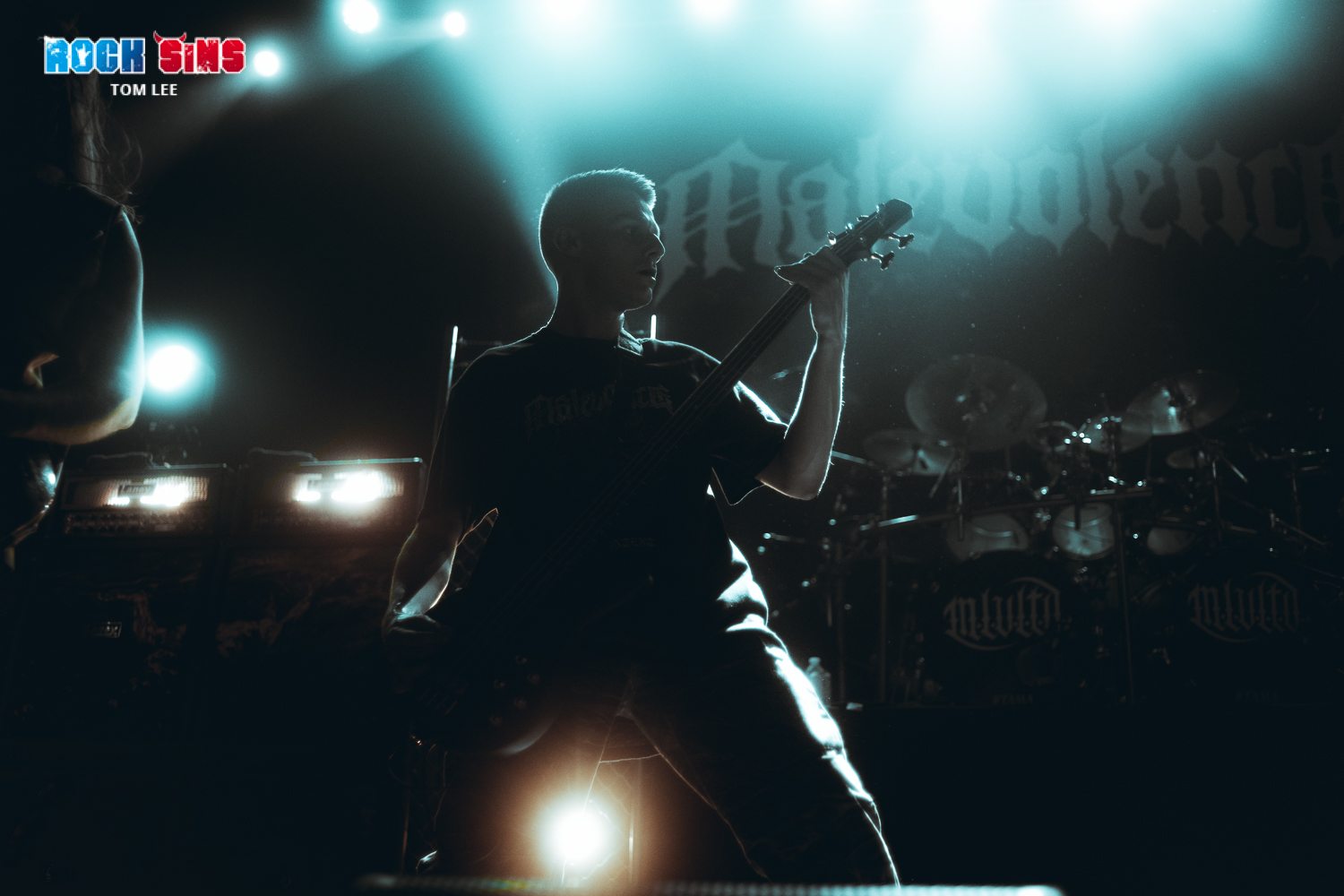 testi malevolence left outside alone